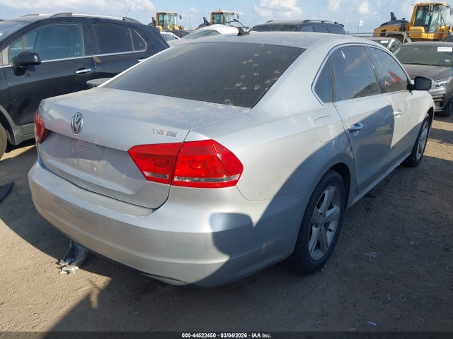 Aukcja sprzedaży 2014 Volkswagen Passat 1.8t Se, vin: 1VWBS7A39EC114425, numer aukcji: 44522450