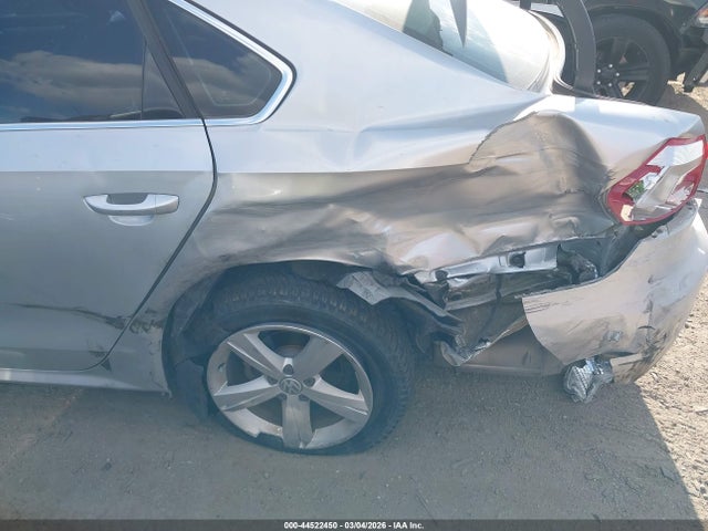 Aukcja sprzedaży 2014 Volkswagen Passat 1.8t Se, vin: 1VWBS7A39EC114425, numer aukcji: 44522450
