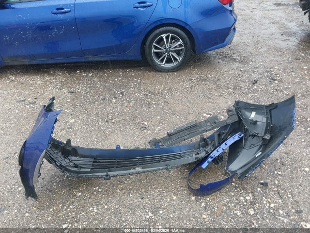 3KPF24AD9PE507381 KIA Forte Lxs