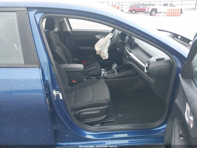 3KPF24AD9PE507381 KIA Forte Lxs