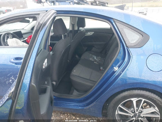 3KPF24AD9PE507381 KIA Forte Lxs