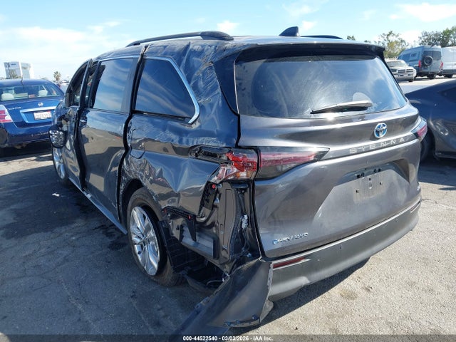 5TDJSKFC1SS188796 Toyota SIENNA XLE