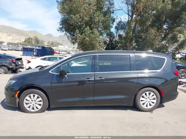 Продажа на аукционе авто 2020 Chrysler Voyager L, vin: 2C4RC1AG5LR139583, номер лота: 44522580