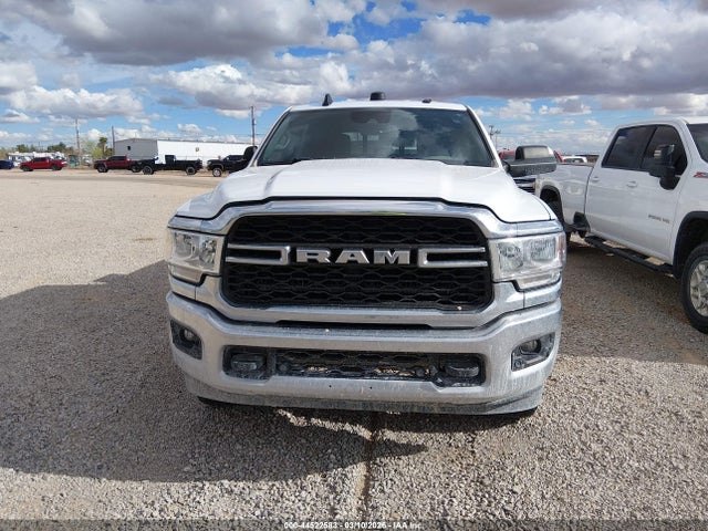 3C6UR5CJXNG321983 RAM 2500 Tradesman 4x4 6&#039;4 Box