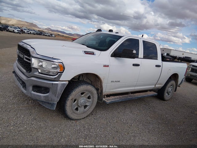 3C6UR5CJXNG321983 RAM 2500 Tradesman 4x4 6&#039;4 Box