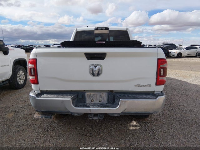 3C6UR5CJXNG321983 RAM 2500 Tradesman 4x4 6&#039;4 Box