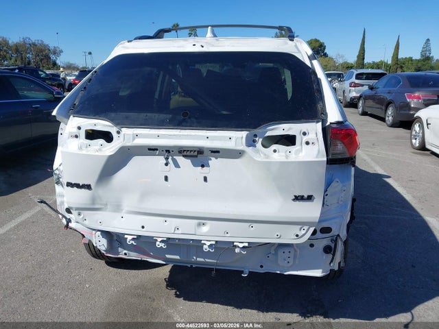 2T3C1RFV6SW424668 Toyota Rav4 Xle Premium