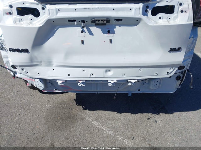 2T3C1RFV6SW424668 Toyota Rav4 Xle Premium