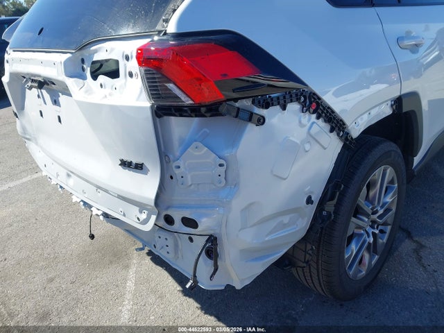 2T3C1RFV6SW424668 Toyota Rav4 Xle Premium