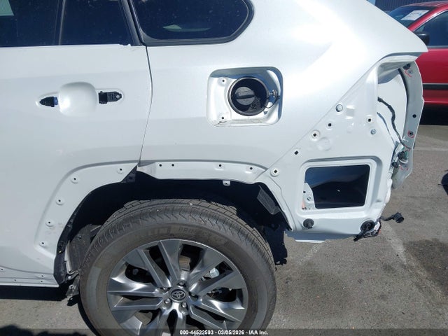 2T3C1RFV6SW424668 Toyota Rav4 Xle Premium