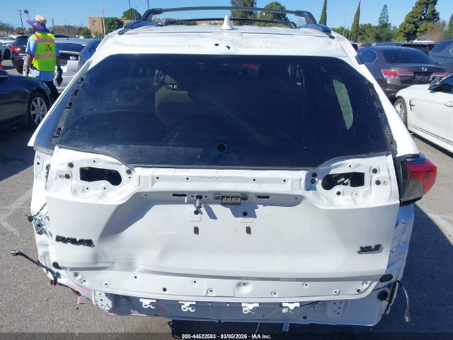 2T3C1RFV6SW424668 Toyota Rav4 Xle Premium