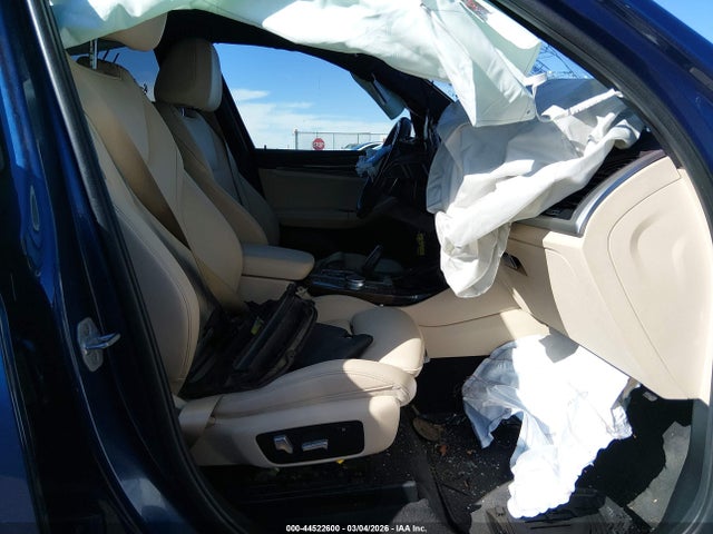 2019 BMW X3 5UXTR7C51KLR49219 Photo 4