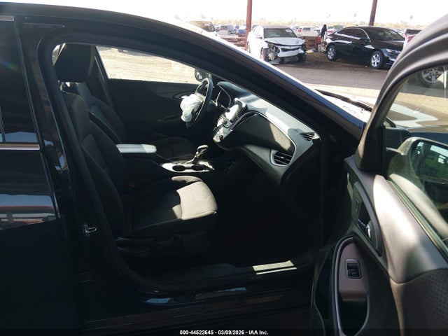 1G1ZD5ST4PF243925 Chevrolet Malibu Fwd 1lt