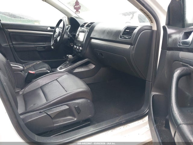 Продаж на аукціоні авто 2010 Volkswagen Jetta Limited Edition, vin: 3VWAX7AJ3AM147067, номер лоту: 44522667