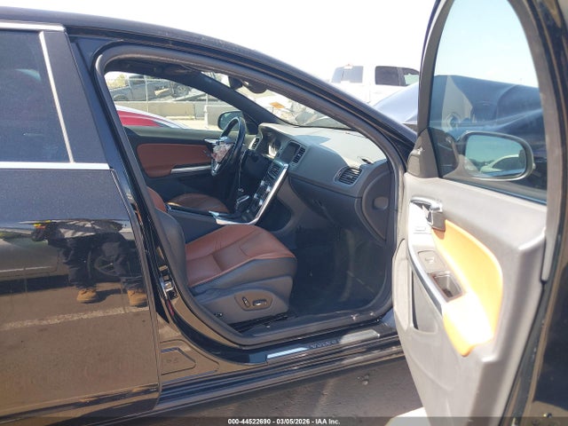 Volvo S60 T5 Drive-e Premier 2016 YV126MFK3G2409237 Image 5