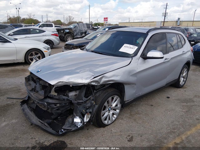 2013 BMW X1 WBAVM1C51DVW42269 Photo 1