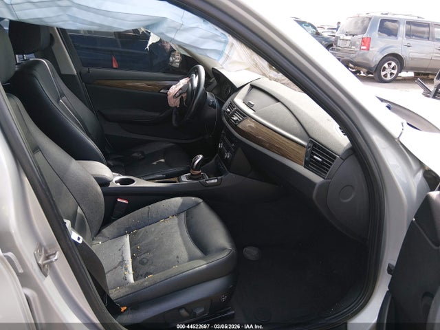2013 BMW X1 WBAVM1C51DVW42269 Photo 4