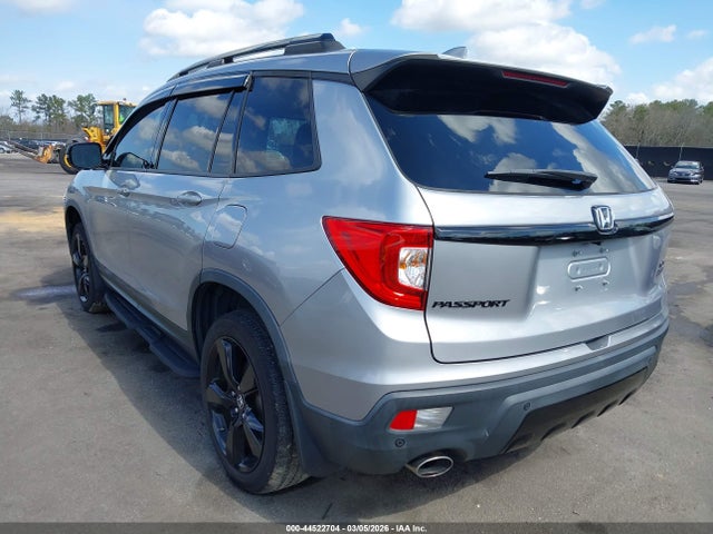 2019 HONDA PASSPORT 5FNYF8H09KB002631 Photo 2