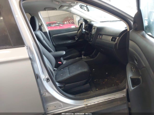 Продажа на аукционе авто 2016 Mitsubishi Outlander Se, vin: JA4AD3A31GZ001726, номер лота: 44522734