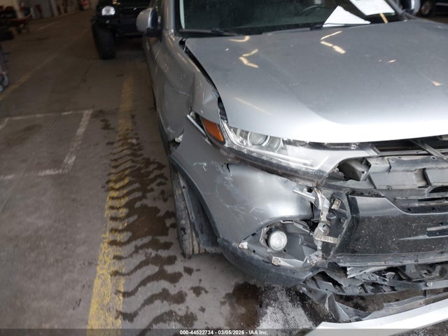 Продажа на аукционе авто 2016 Mitsubishi Outlander Se, vin: JA4AD3A31GZ001726, номер лота: 44522734