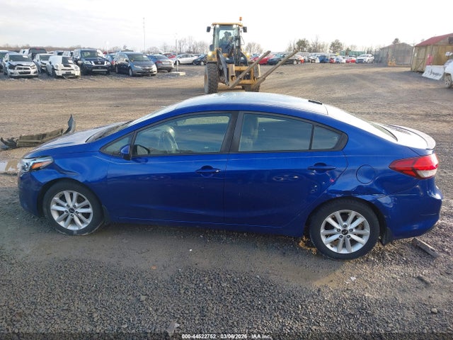 2017 Kia Forte S მანქანა იყიდება აუქციონზე, vin: 3KPFL4A78HE044576, აუქციონის ნომერი: 44522752