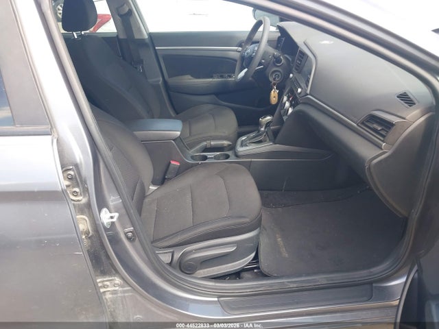 2019 HYUNDAI ELANTRA 5NPD84LF0KH414208 Photo 4