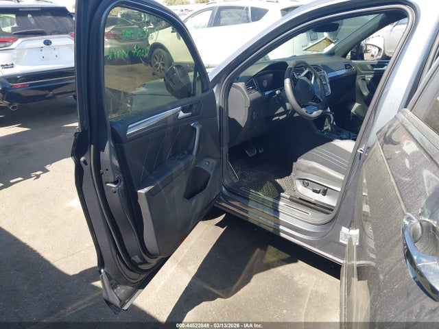 3VV8B7AX4RM199583 Volkswagen Tiguan 2.0t Se R-line Black