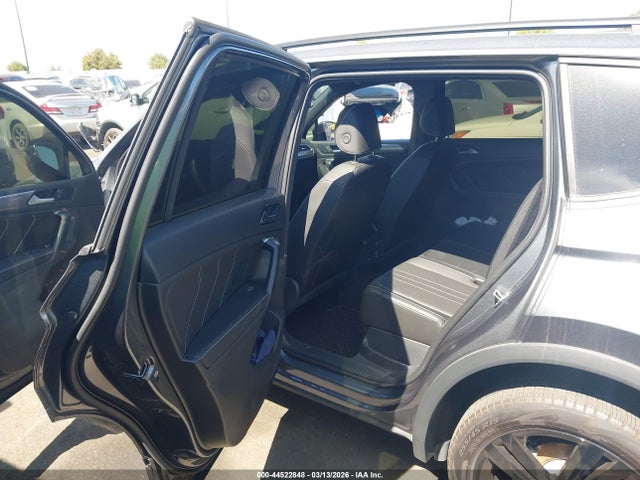 3VV8B7AX4RM199583 Volkswagen Tiguan 2.0t Se R-line Black