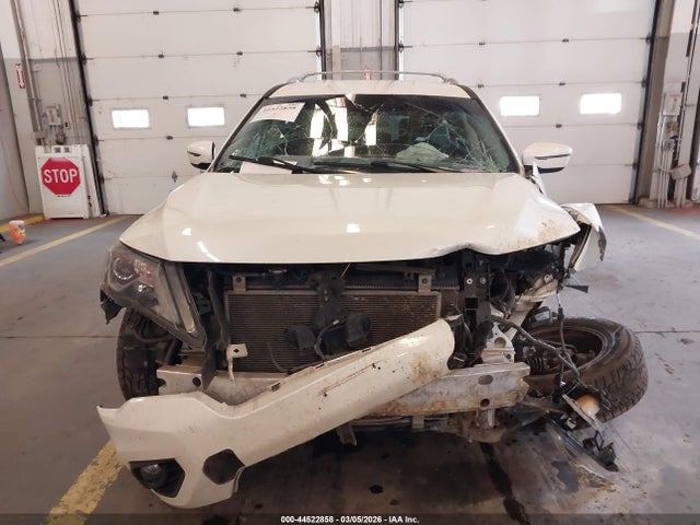 5N1DR2MM8JC628321 Nissan Pathfinder Sv
