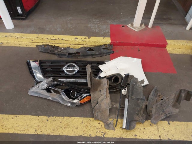 5N1DR2MM8JC628321 Nissan Pathfinder Sv