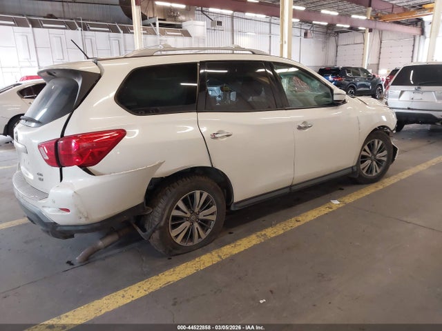 5N1DR2MM8JC628321 Nissan Pathfinder Sv