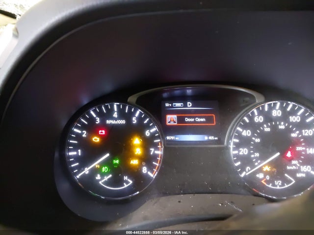 5N1DR2MM8JC628321 Nissan Pathfinder Sv