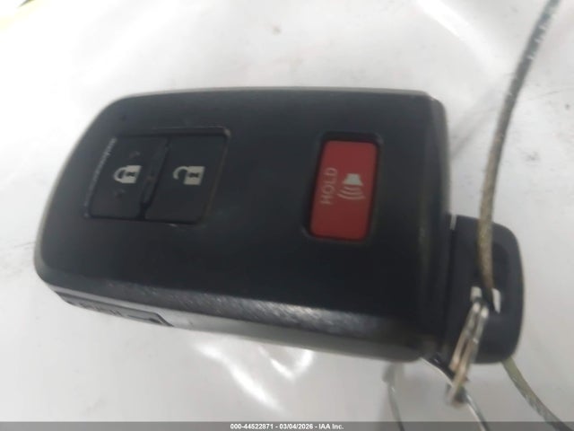 2T3WFREV3HW383361 Toyota Rav4 Xle