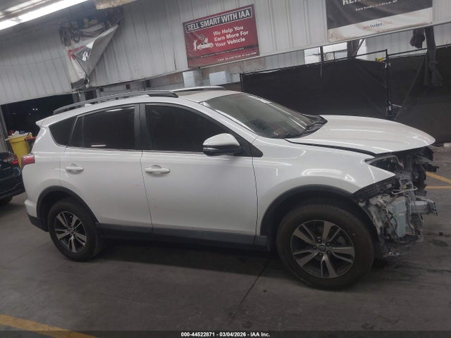 2T3WFREV3HW383361 Toyota Rav4 Xle