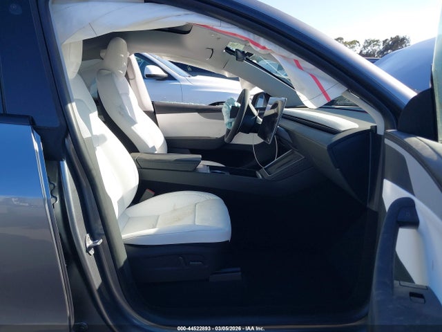 Auction sale of the 2026 Tesla Model Y Premium Rear-wheel Drive/standard Rear-wheel Drive, vin: 7SAYGDEDXTF546573, lot number: 44522893