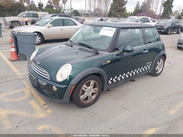 2006 MINI COOPER WMWRC33526TK65160 Photo 1