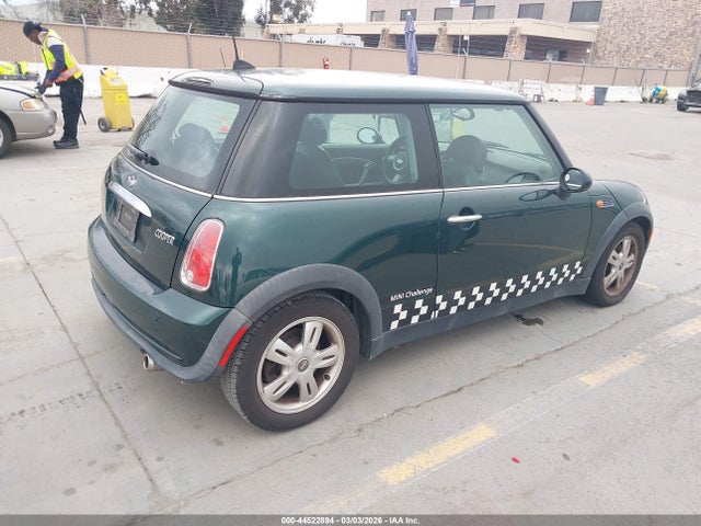 2006 MINI COOPER WMWRC33526TK65160 Photo 3
