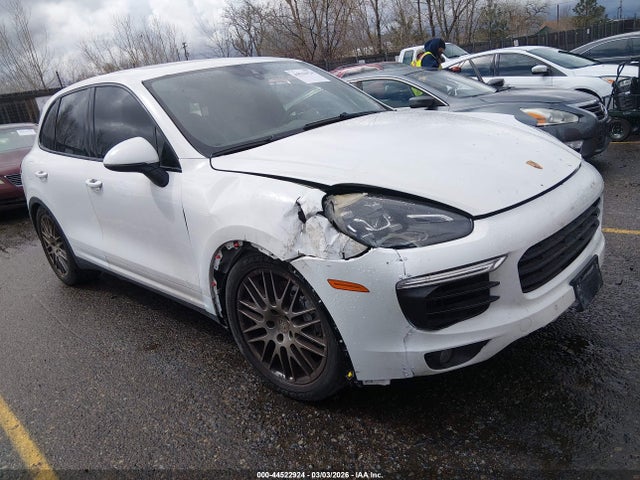 2016 PORSCHE CAYENNE WP1AB2A28GLA96350