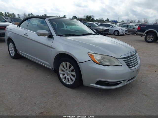 44522930 :رقم المزاد ، 1C3BCBEB6CN218378 vin ، 2012 Chrysler 200 Touring مزاد بيع