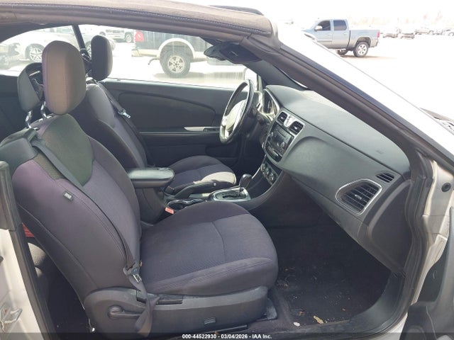 44522930 :رقم المزاد ، 1C3BCBEB6CN218378 vin ، 2012 Chrysler 200 Touring مزاد بيع