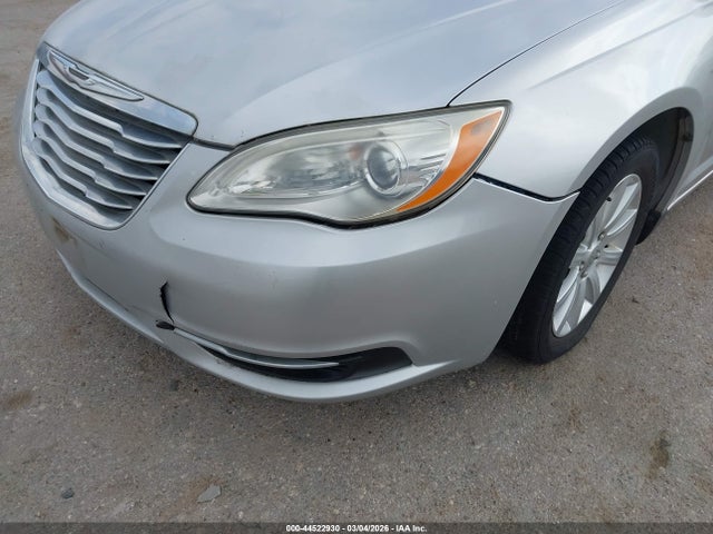 44522930 :رقم المزاد ، 1C3BCBEB6CN218378 vin ، 2012 Chrysler 200 Touring مزاد بيع