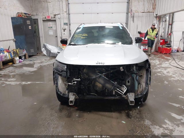 Jeep Compass Latitude 4x4 2024 3C4NJDBNXRT117930 Image 13