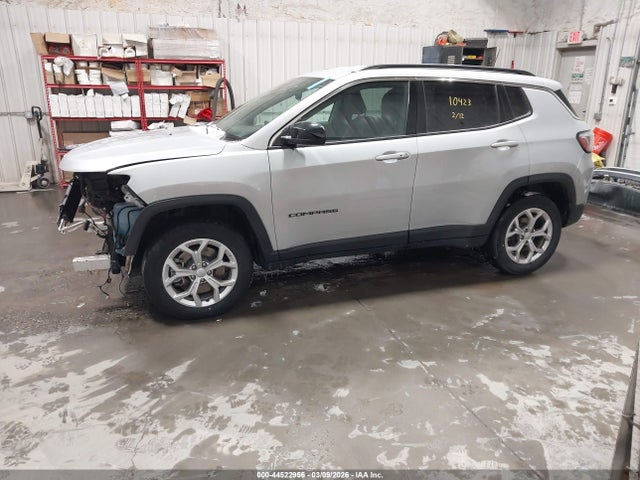 Jeep Compass Latitude 4x4 2024 3C4NJDBNXRT117930 Image 2