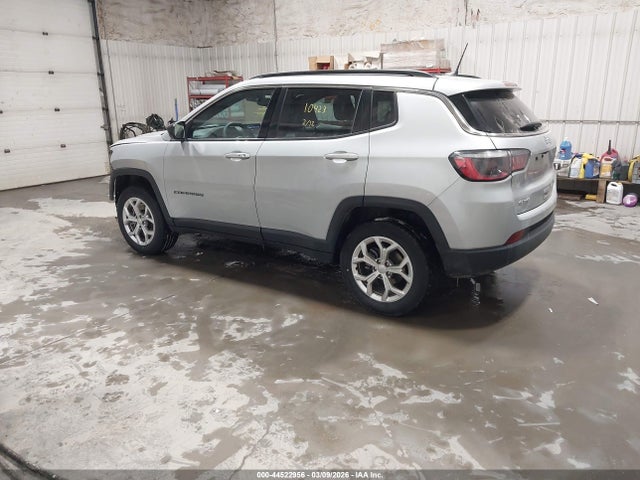 Jeep Compass Latitude 4x4 2024 3C4NJDBNXRT117930 Image 3