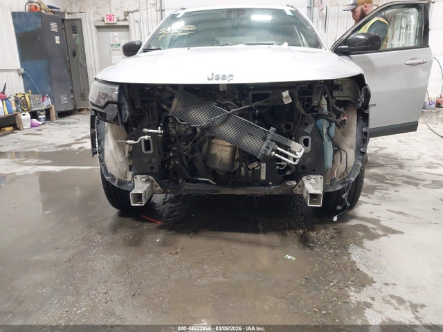 Jeep Compass Latitude 4x4 2024 3C4NJDBNXRT117930 Image 6