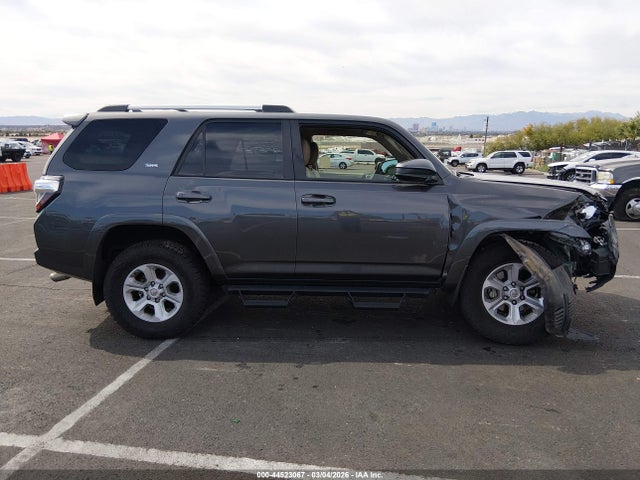 Toyota 4RUNNER SR5 2019 JTEBU5JR7K5695666 Image 13