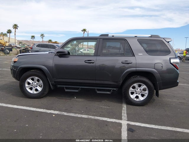 Toyota 4RUNNER SR5 2019 JTEBU5JR7K5695666 Image 14