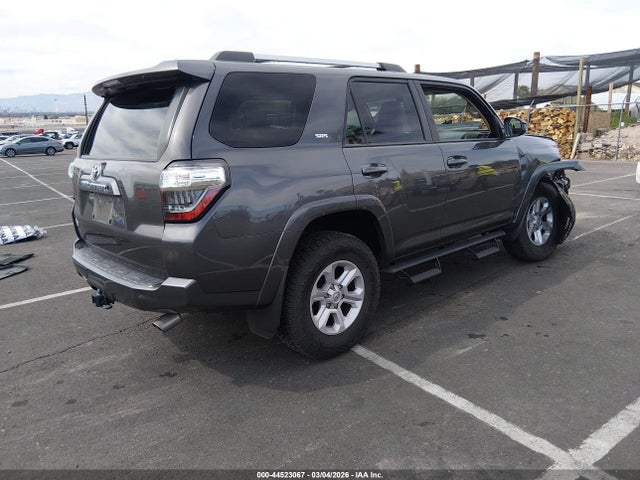 Toyota 4RUNNER SR5 2019 JTEBU5JR7K5695666 Image 4