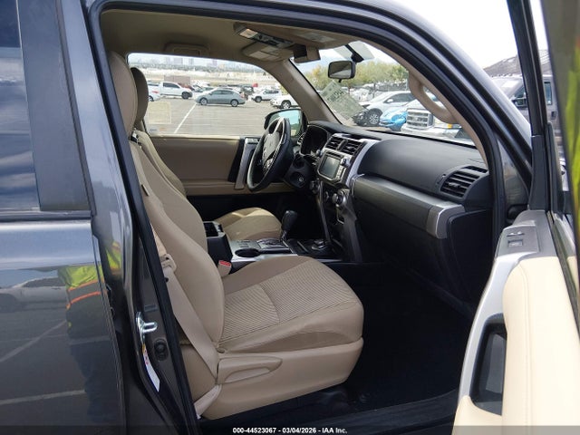 Toyota 4RUNNER SR5 2019 JTEBU5JR7K5695666 Image 5