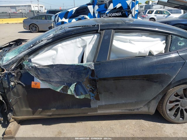 44523155 :رقم المزاد ، 5YJ3E1EC3NF138602 vin ، 2022 Tesla Model 3 Performance Dual Motor All-wheel Drive مزاد بيع